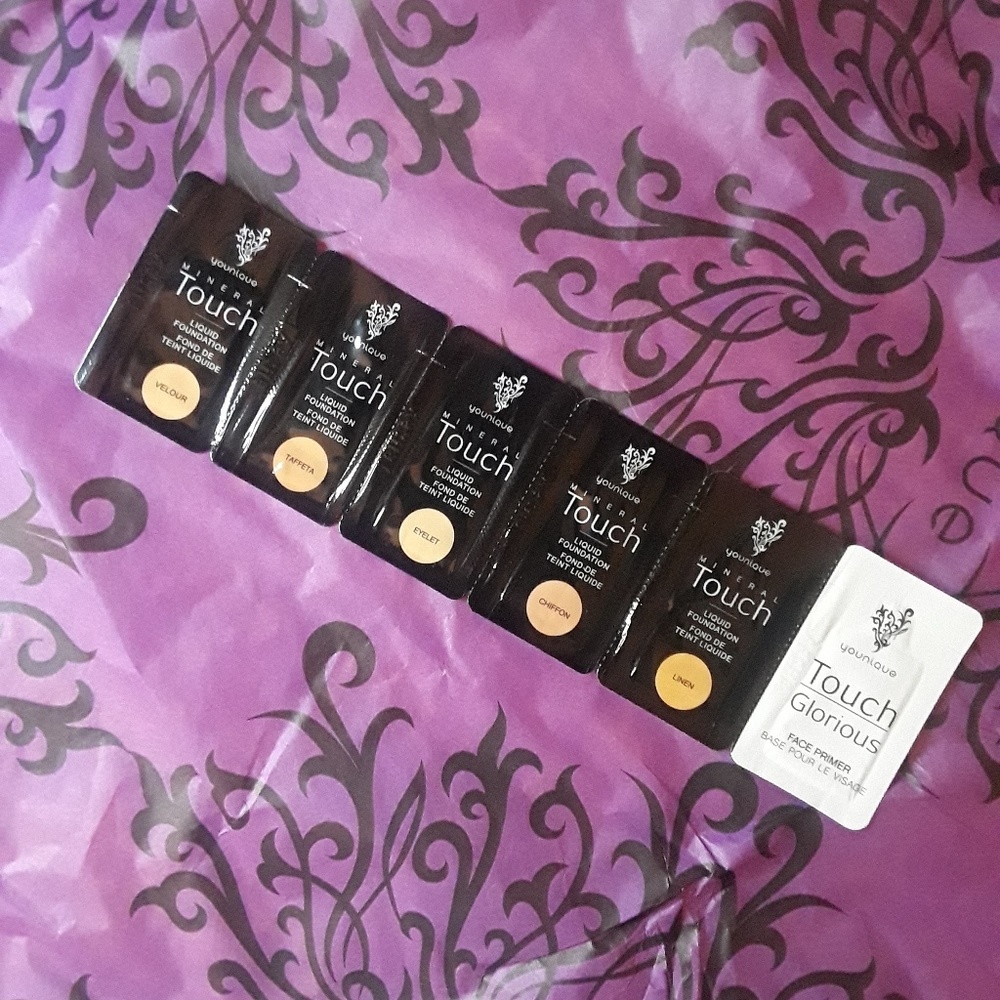 Younique liquid foundation samples-light/medium